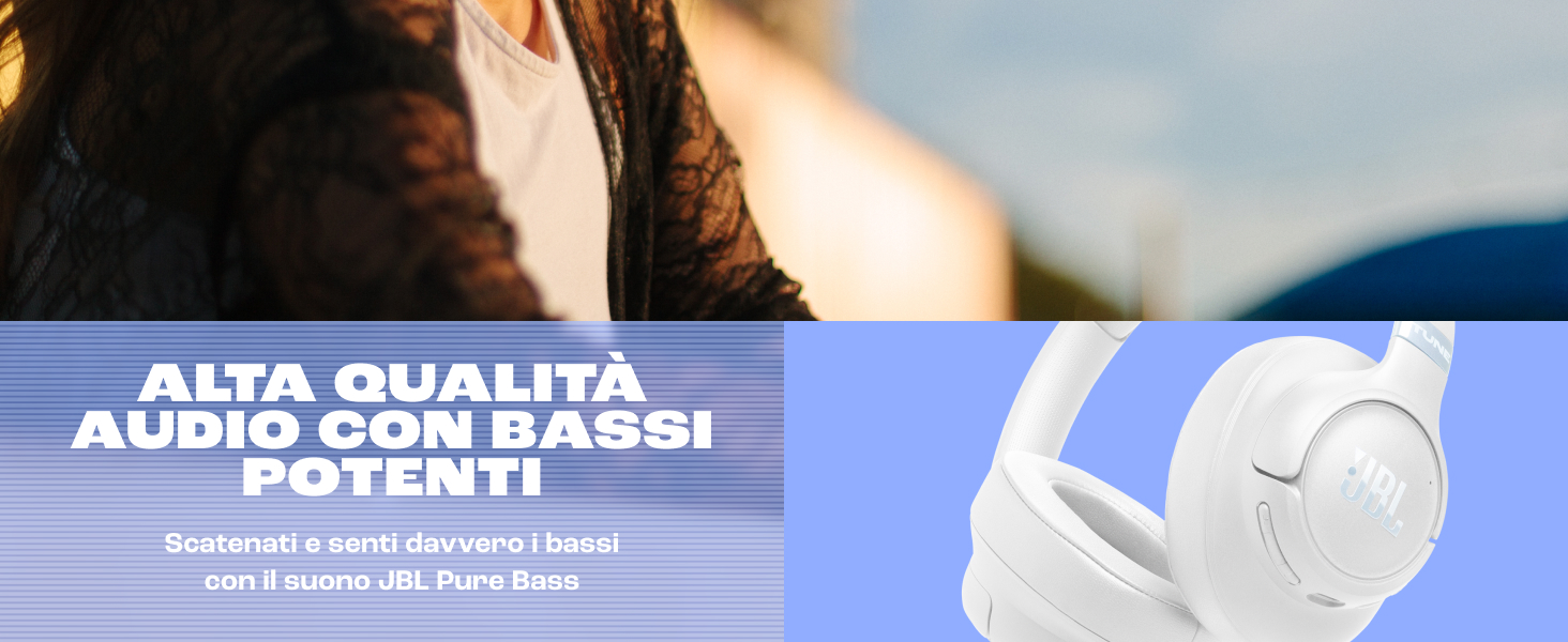 Il testo recita &laquo;ALTA QUALIT&Agrave; AUDIO&raquo; e &laquo;BASSI POTENTI&raquo;. Collage di marketing del prodotto che mostra immagini e testi relativi all'audio in italiano.